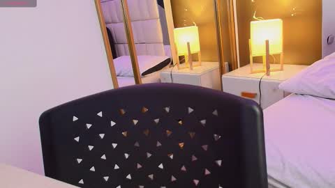 Snapshot of anahi_maite chatting on October 22, 2025, 7:35 pm Anahi online show from October 22, 2025, 7:35 pm