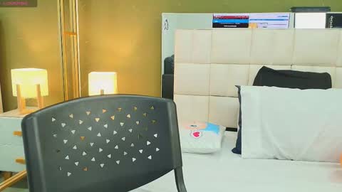 Snapshot of anahi_maite chatting on October 26, 2025, 8:04 pm Anahi online show from October 26, 2025, 8:04 pm