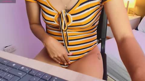 Snapshot of anahi_maite chatting on October 29, 2025, 7:48 pm Anahi online show from October 29, 2025, 7:48 pm