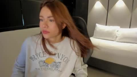 A N A H I online show from September 23, 2025, 12:52 pm