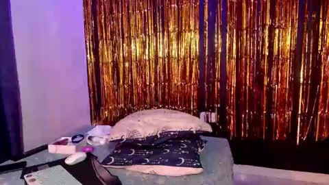 anais  cooper  online show from February 9, 2025, 8:45 pm