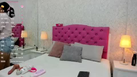 Snapshot of anais_espinosa chatting on June 24, 2026, 7:24 pm Anais online show from June 24, 2026, 7:24 pm