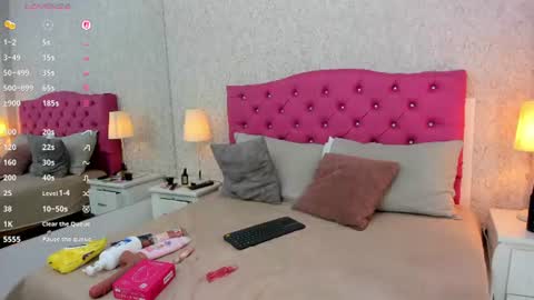 Snapshot of anais_espinosa chatting on June 27, 2026, 7:30 pm Anais online show from June 27, 2026, 7:30 pm