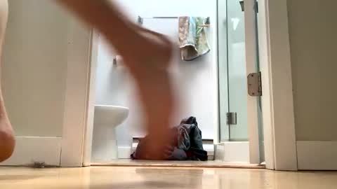 an online show from April 6, 2026, 6:31 pm