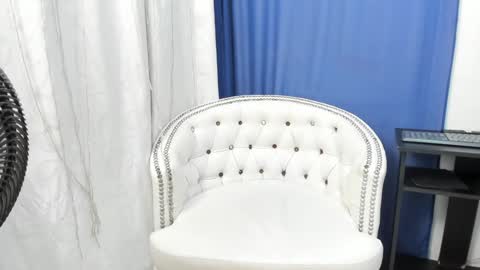 Snapshot of analia18_ chatting on December 11, 2024, 6:20 pm analia18 online show from December 11, 2024, 6:20 pm