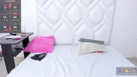 Snapshot of analia18_ chatting on October 15, 2025, 2:39 pm analia18  online show from October 15, 2025, 2:39 pm