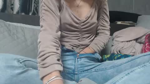 analove200 online show from February 18, 2025, 3:54 pm