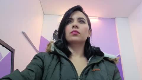 analuciaa_ online show from February 1, 2026, 4:11 am