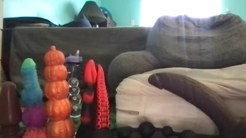 Mandy online show from December 13, 2025, 7:53 pm