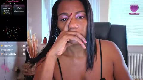 Snapshot of anamaar chatting on October 6, 2025, 10:12 am Ana online show from October 6, 2025, 10:12 am