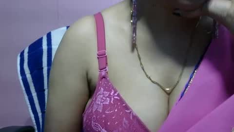 anamika794088 online show from December 18, 2024, 10:40 am