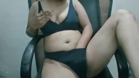 Snapshot of anamikaa_love chatting on April 9, 2026, 5:07 pm Anamika online show from April 9, 2026, 5:07 pm