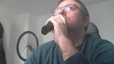 Snapshot of anarchox chatting on December 17, 2024, 11:39 am Andi online show from December 17, 2024, 11:39 am