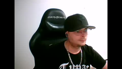 anarchyy1994 online show from April 12, 2026, 8:41 am