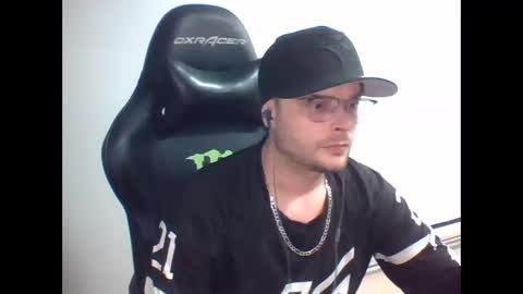 anarchyy1994 online show from April 19, 2026, 9:19 am