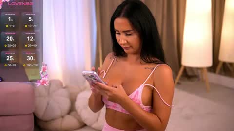 Anna online show from August 4, 2026, 8:55 pm
