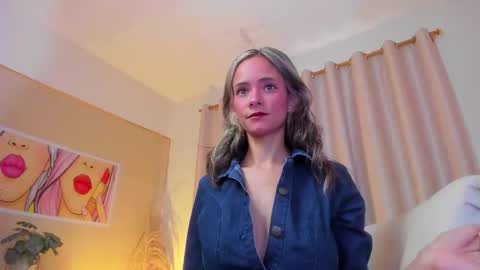 Snapshot of anaskinny chatting on September 17, 2025, 7:37 pm Ana online show from September 17, 2025, 7:37 pm