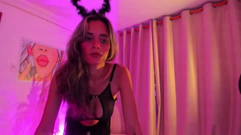 Snapshot of anaskinny chatting on October 28, 2025, 8:00 pm Ana online show from October 28, 2025, 8:00 pm