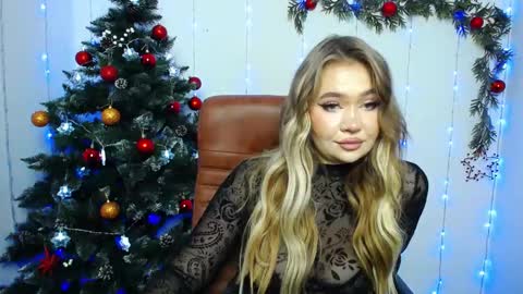 anastacyyellig online show from December 13, 2024, 8:37 pm