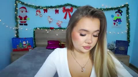 anastacyyellig online show from December 14, 2024, 8:51 pm