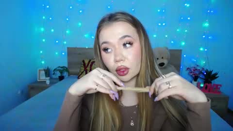 anastacyyellig online show from January 30, 2025, 5:39 pm