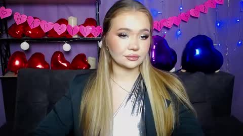anastacyyellig online show from February 2, 2025, 8:08 pm