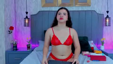 Mia online show from February 21, 2025, 11:21 pm