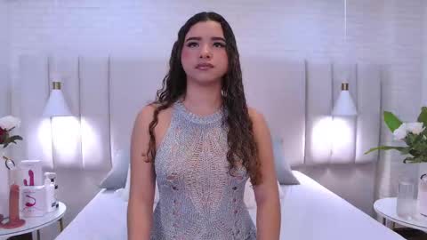 Mia online show from September 11, 2025, 12:27 pm