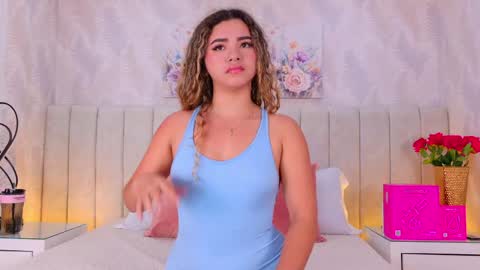 Mia online show from May 19, 2026, 12:11 pm