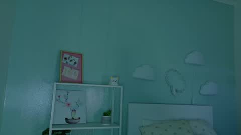 Kendra  online show from October 27, 2025, 10:19 am