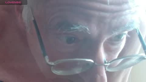 Snapshot of anax69 chatting on April 19, 2026, 12:37 pm mario online show from April 19, 2026, 12:37 pm