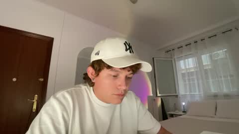 Snapshot of anddres_boss chatting on April 24, 2026, 9:45 am Tell Me ANDRESS ----- online show from April 24, 2026, 9:45 am