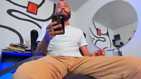 Snapshot of anders_x chatting on November 21, 2025, 1:15 am Andrs - online show from November 21, 2025, 1:15 am