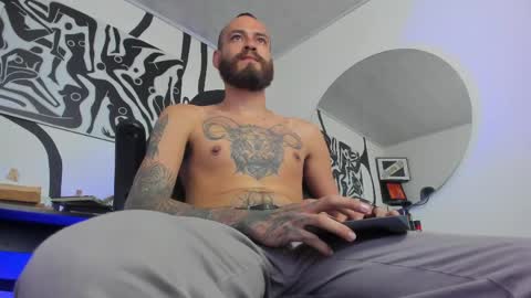 Snapshot of anders_x chatting on April 21, 2026, 1:18 am Andrs - online show from April 21, 2026, 1:18 am