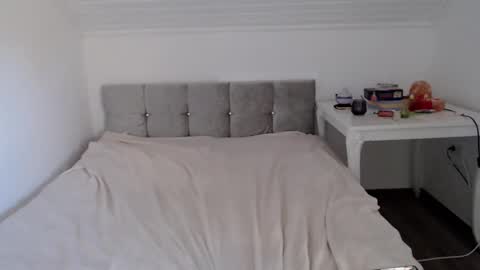 Andorphin online show from October 18, 2025, 7:09 am