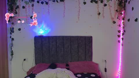 Andra de la Rosse online show from May 29, 2026, 4:32 am