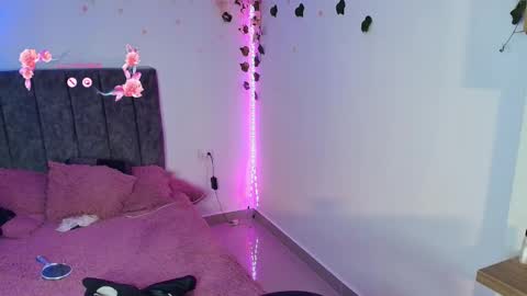 Andra de la Rosse online show from May 31, 2026, 1:47 am
