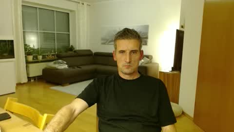 Name online show from November 28, 2025, 9:17 pm