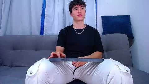 Snapshot of andre_parker chatting on September 13, 2025, 11:26 pm Andre Parker online show from September 13, 2025, 11:26 pm