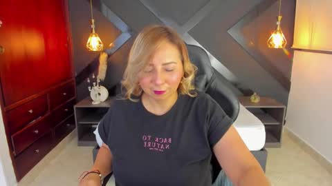 A N D R E online show from November 18, 2025, 2:28 am