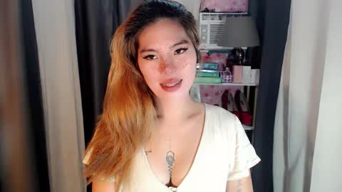 andrea06121998 online show from April 23, 2026, 11:42 am