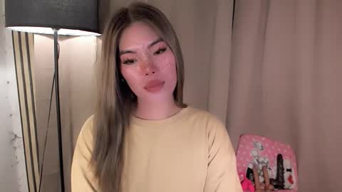 andrea06121998 online show from May 5, 2026, 4:31 am