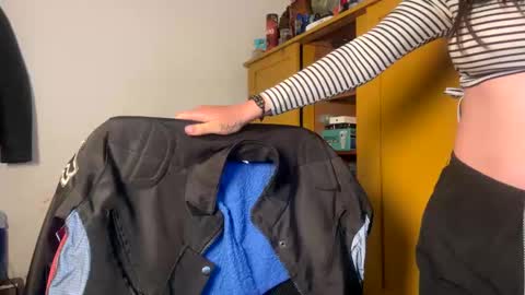 Andrea online show from December 11, 2024, 7:20 am