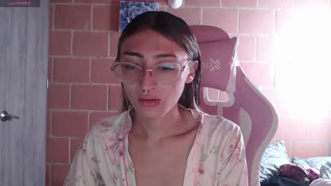 Andrea  online show from November 10, 2025, 1:32 pm