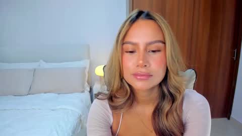 Snapshot of andrea_martini_ chatting on September 24, 2025, 11:08 pm andrea online show from September 24, 2025, 11:08 pm