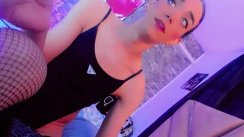 ANDREINA online show from May 6, 2026, 11:10 pm