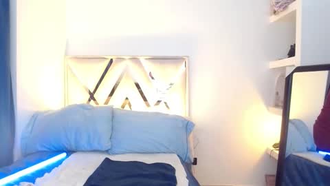 Andrea online show from October 10, 2025, 6:45 am