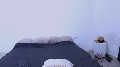 Andrea online show from November 10, 2025, 5:23 pm