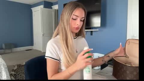 Andrea Elizabeth online show from September 22, 2025, 2:30 pm