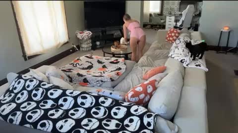 Andrea Elizabeth online show from October 16, 2025, 2:29 pm